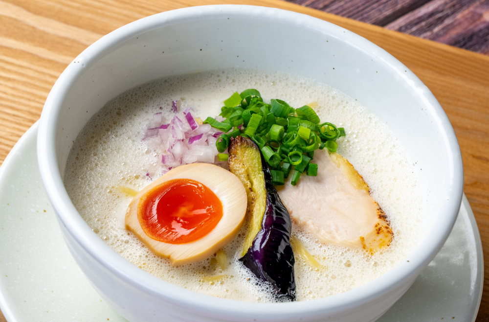鶏白湯ラーメン 白鶏舎／焼手羽専門店 トリノイロ